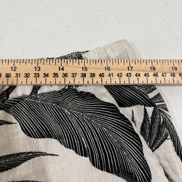 Tahari 100% LINEN Shorts Women 1X Black White Palm Leaves Tropical Resort Beachy - Picture 5 of 8